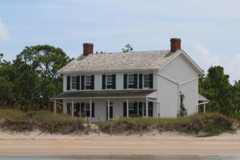 Cape Lookout Lighthouse Keeper's Quarters.. Click for full size. Cape Lookout Lighthouse Keeper's Quarters. image. Click for full size.