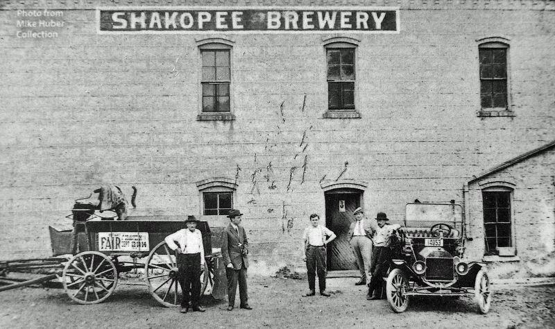 Marker detail: Shakopee Brewery image. Click for full size.