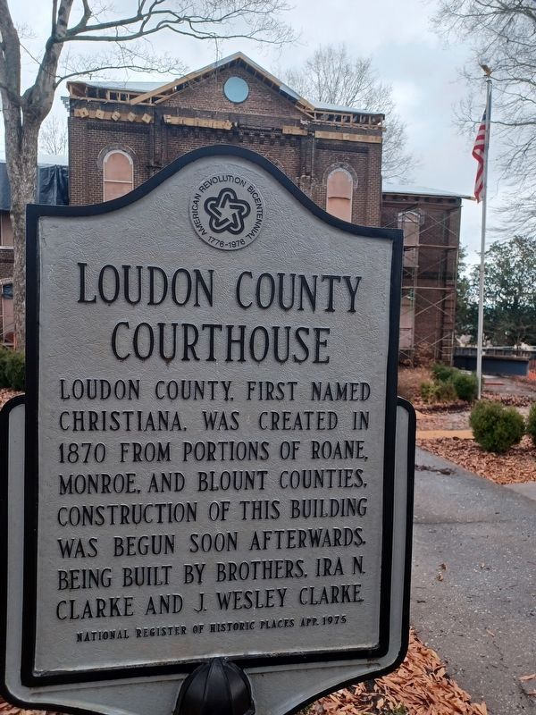 Loudon County Courthouse Marker. Click for full size. Loudon County Courthouse Marker image. Click for full size.