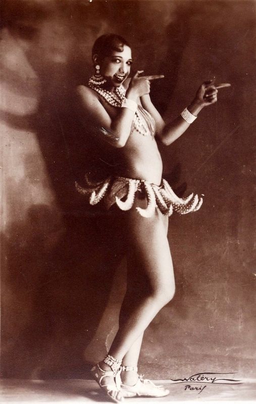 Josephine Baker in banana skirt from the Folies Bergre production "Un Vent de Folie" image. Click for full size.