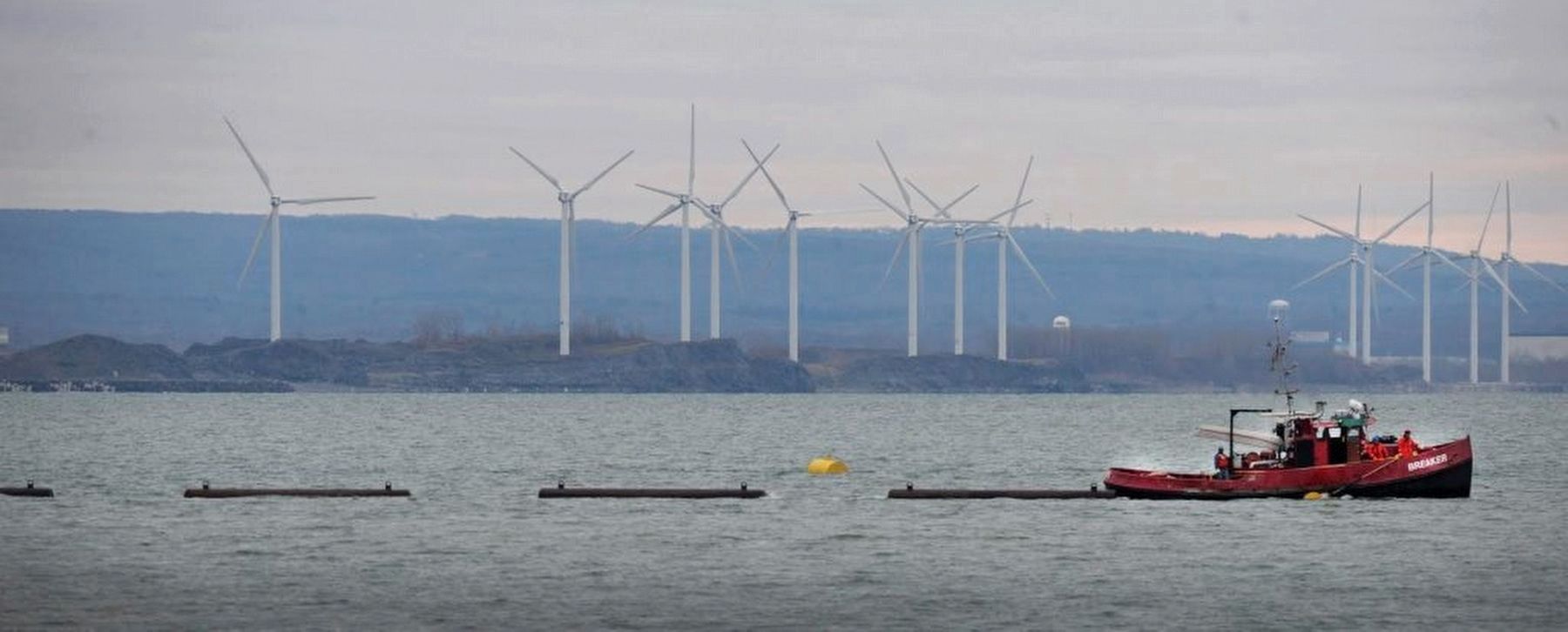 The New York Power Authority and Ontario Power generation install the ice boom in December 2015. image. Click for full size.