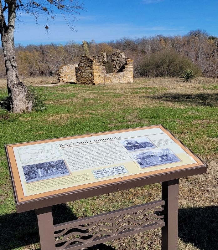 The Berg's Mill Community Marker and mill ruins image. Click for full size.