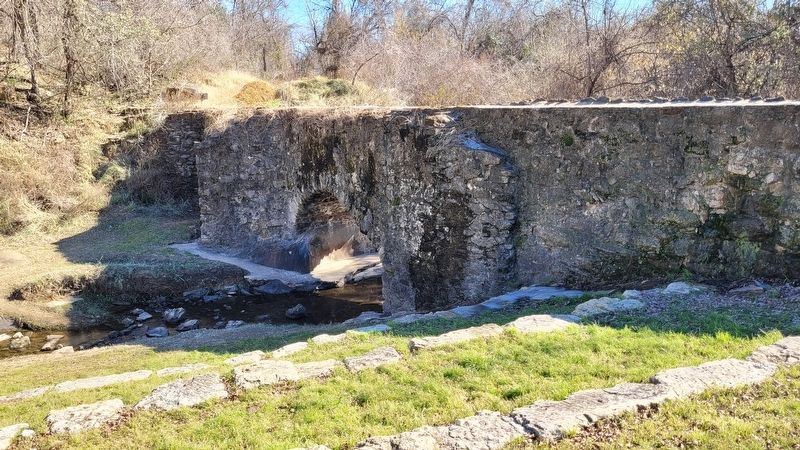 The aqueduct spans the creek. Click for full size. The aqueduct spans the creek image. Click for full size.