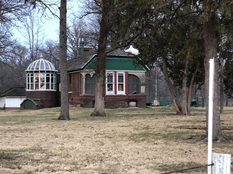 �Woodland Palace� (west end) image. Click for full size.