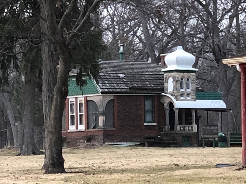 �Woodland Palace� (east end) image. Click for full size.