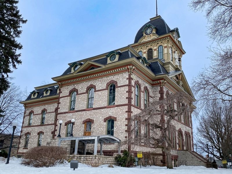 Chippewa County Court House image. Click for full size.
