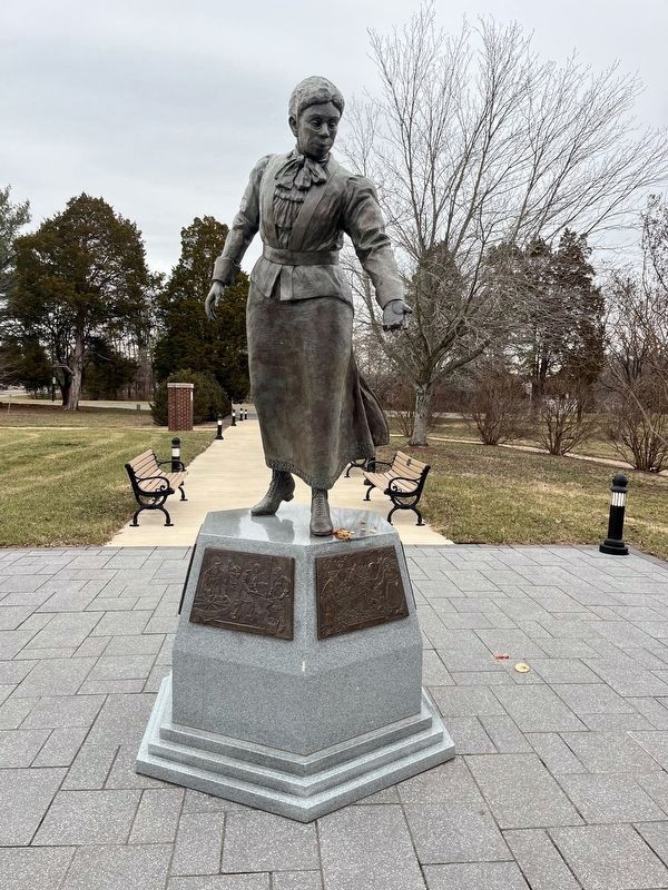 Jennie Serepta Dean Statue image. Click for full size.