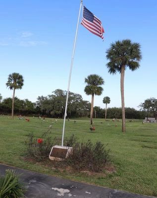 Fallen Veterans Flag Pole Marker image. Click for full size.
