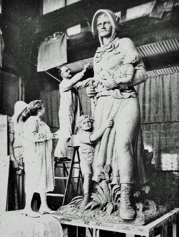 Marker detail: Mrs. John Trigg Moss with sculptor August Leimbach in his Midwest studio image. Click for full size.