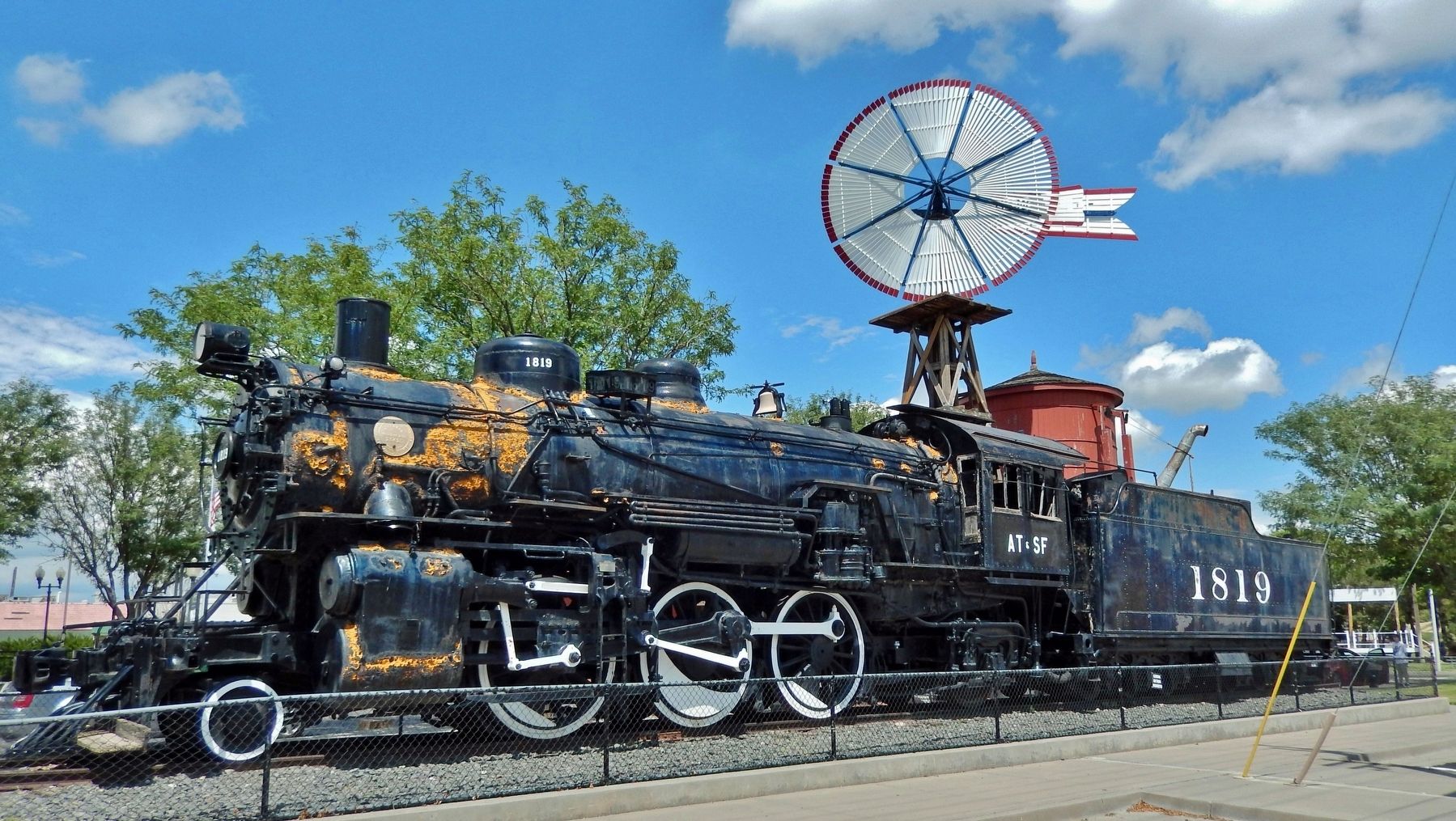 Atchison, Topeka & Santa Fe Railway 2-6-2 Locomotive No. 1819 & Tender image. Click for full size.