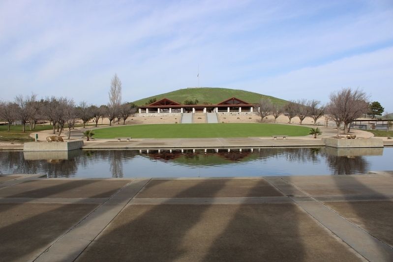Marker is to the Left of the Building image. Click for full size.