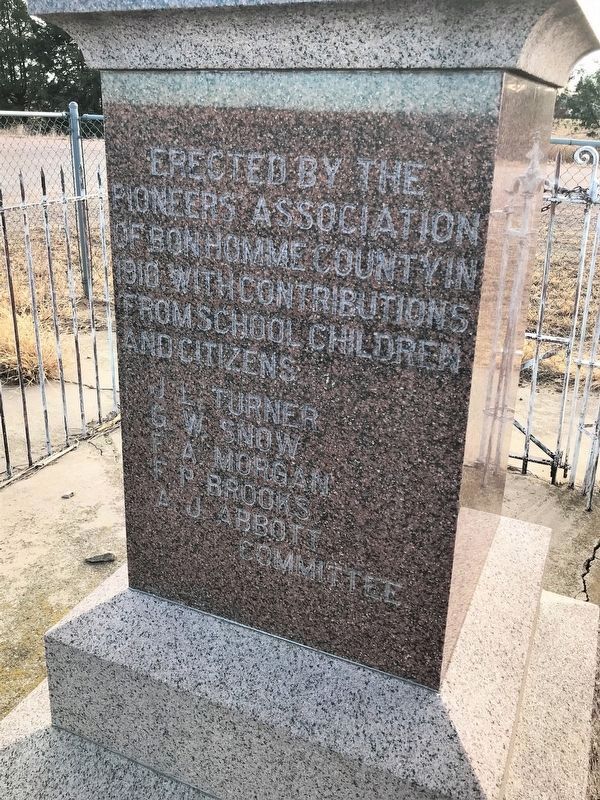 First School in Dakota Territory Monument, North Side image. Click for full size.