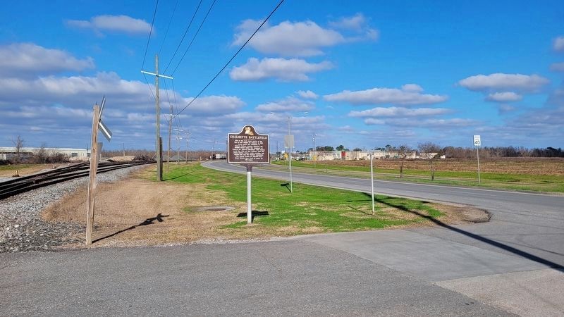 The view of the Chalmette Battlefield Marker along the highway image. Click for full size.