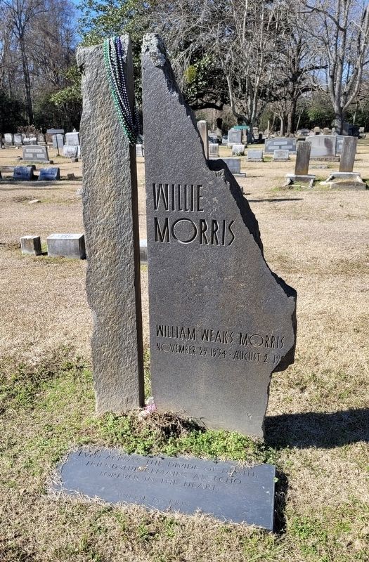 Willie Morris's Gravestone in Glenwood Cemetery image. Click for full size.