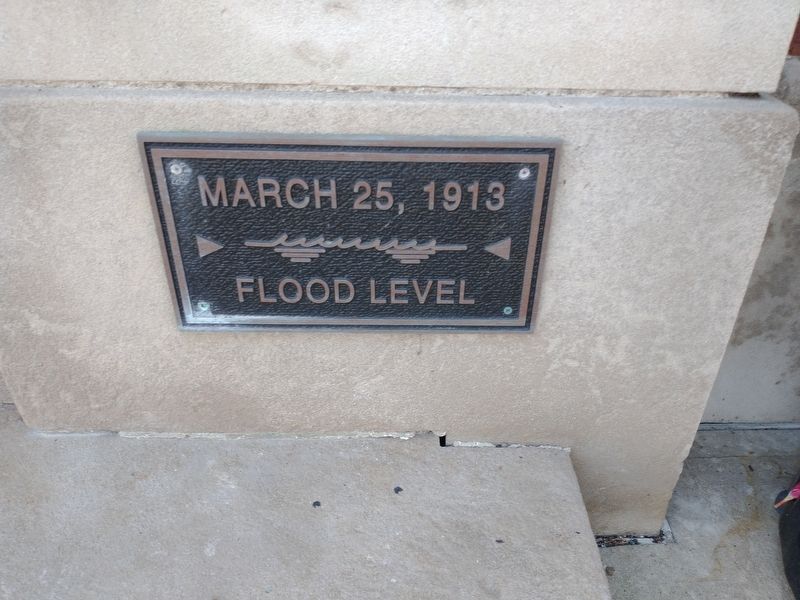 Flood Level Marker image. Click for full size.