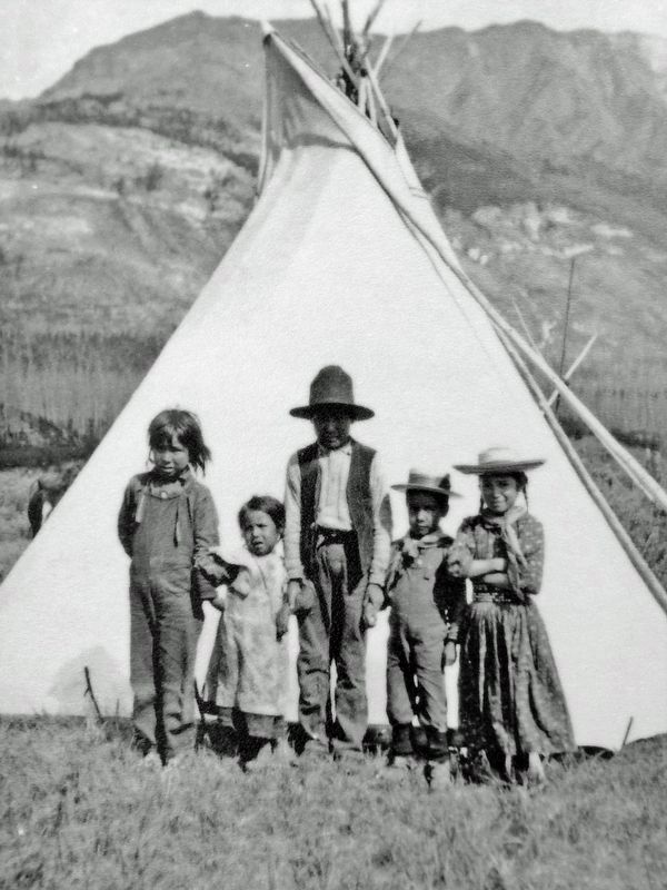 Marker detail: Stoney children<br>(circa late 1890s) image. Click for full size.