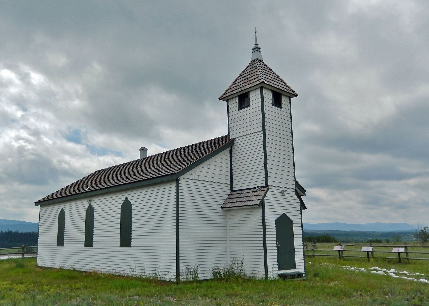 McDougall Memorial United Church (<i>northeast elevation</i>) image. Click for full size.