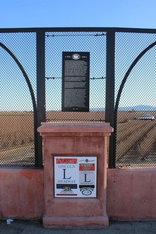 Lincoln Highway Marker image. Click for full size.
