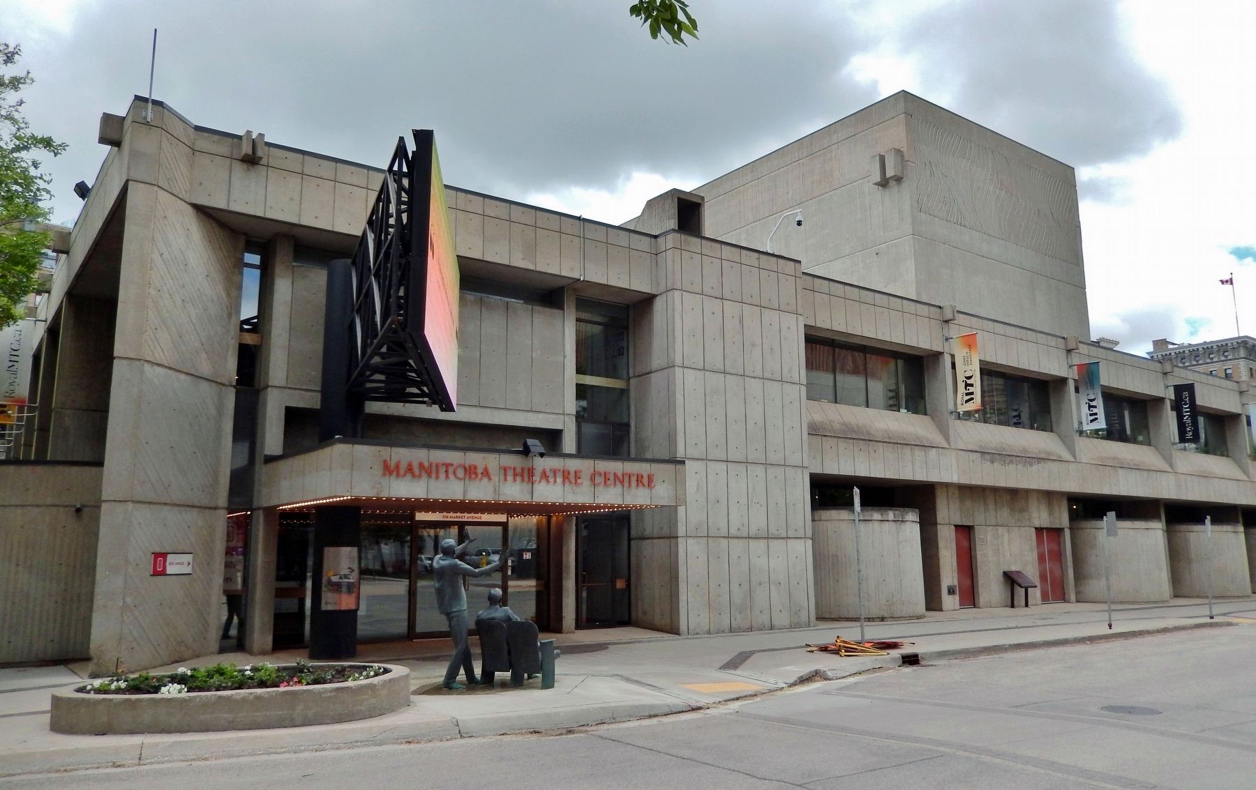 The Royal Manitoba Theatre Centre (<i>looking southwest from Market Avenue</i>)</center> image. Click for full size.