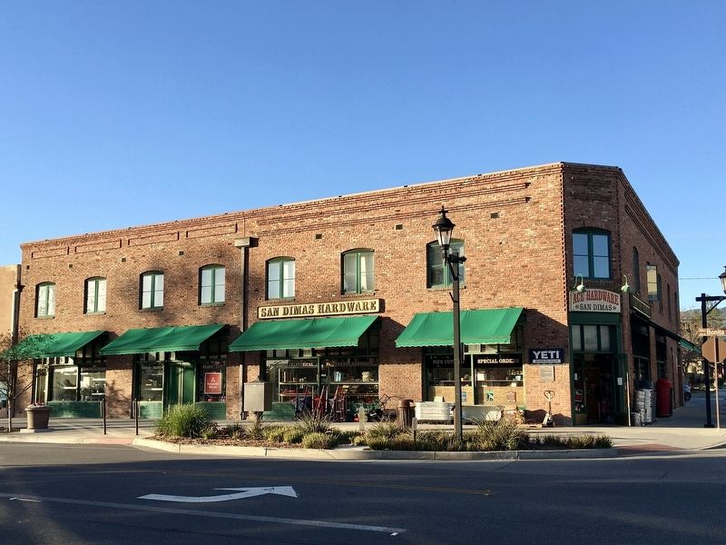 Sipple Block Building and Marker. Click for full size. Sipple Block Building and Marker image. Click for full size.