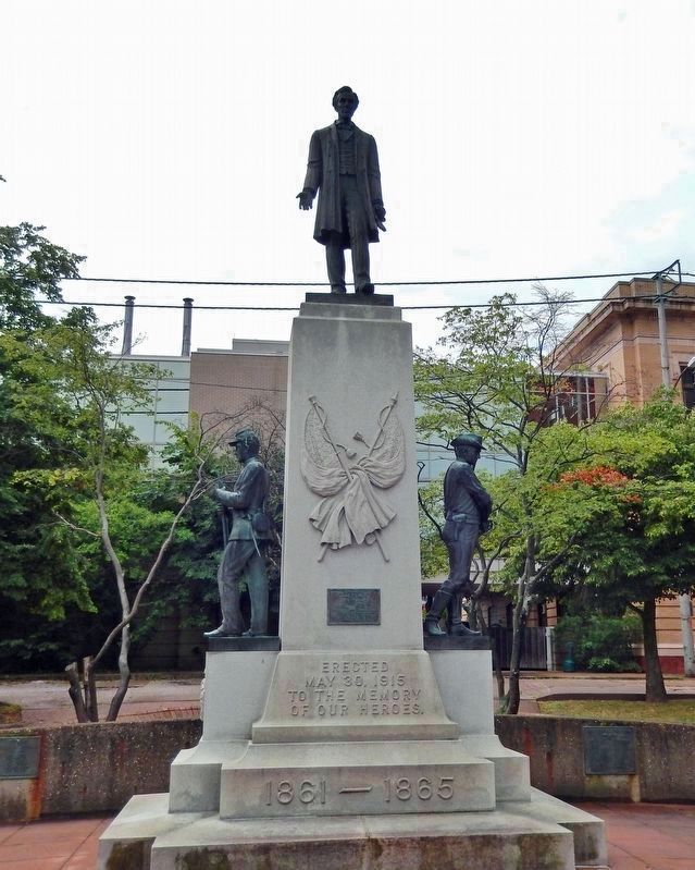 Civil War Memorial<br>1861-1865 image. Click for full size.