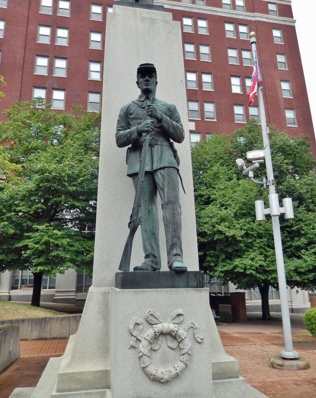 Civil War Memorial (<i>east sculpture</i>) image. Click for full size.