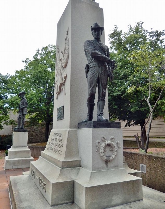 Civil War Memorial (<i>west sculpture</i>) image. Click for full size.