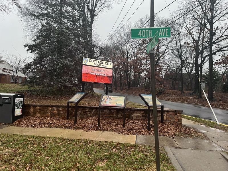 The cluster of markers near the Cottage City Town Hall image. Click for full size.