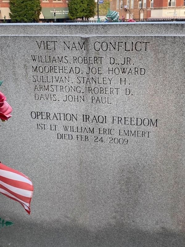 War Memorial for Lincoln County and City of Fayetteville image. Click for full size.