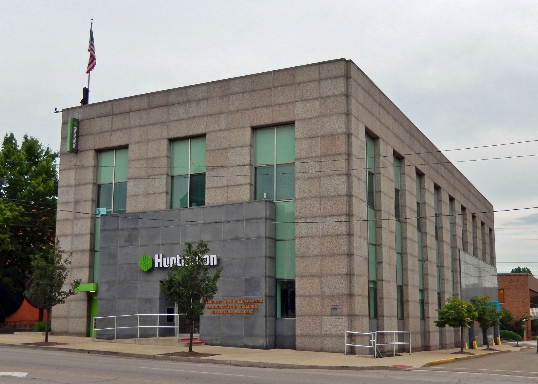 First Savings & Loan Building (1959) (<i>northwest elevation</i>). Click for full size. First Savings & Loan Building (1959) (<i>northwest elevation</i>) image. Click for full size.