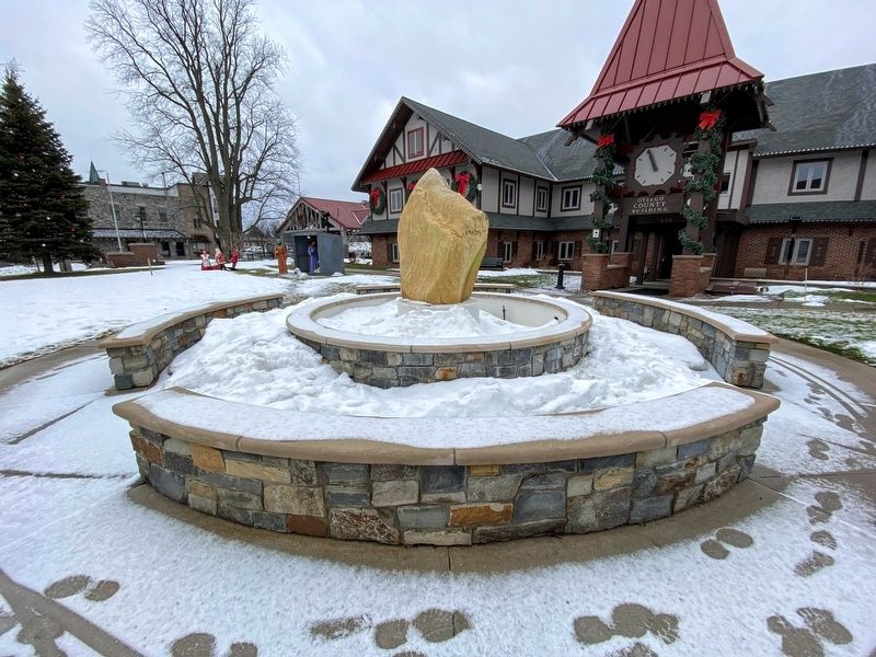 Five Rivers Fountain image. Click for full size.
