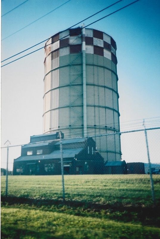 Kokomo Gas Tower image. Click for full size.