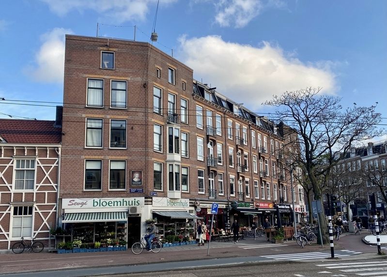 Frederik Hendrik van Oranje Marker - wide view image. Click for full size.