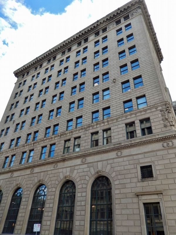 Bank of Hamilton Building<br>(<i>north detail</i>) image. Click for full size.