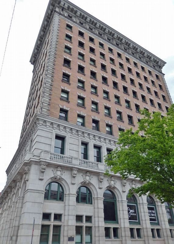 Union Bank Building<br>(<i>northeast elevation</i>) image. Click for full size.