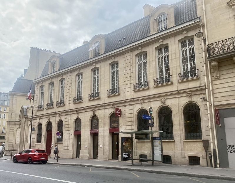 Caisse d’Epargne de Paris Marker - wide view. Click for full size. Caisse d’Epargne de Paris Marker - wide view image. Click for full size.