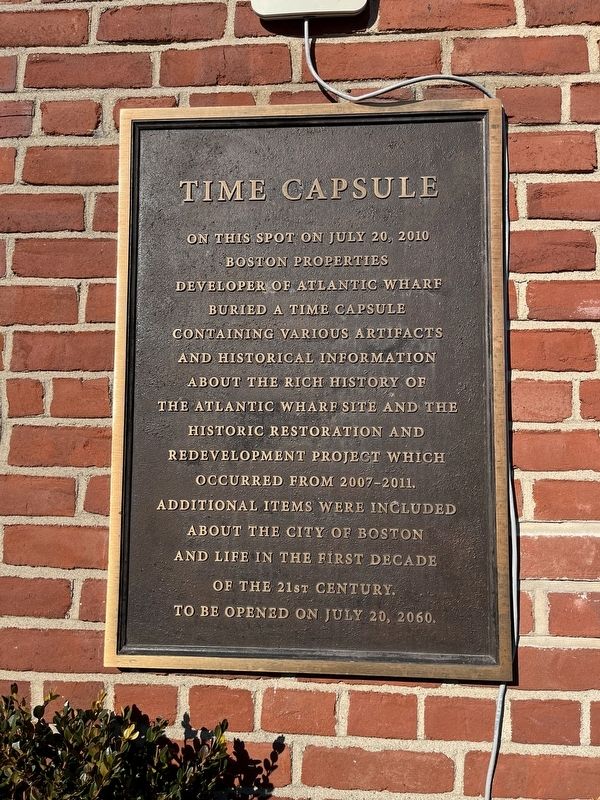Nearby plaque about the time capsule image. Click for full size.