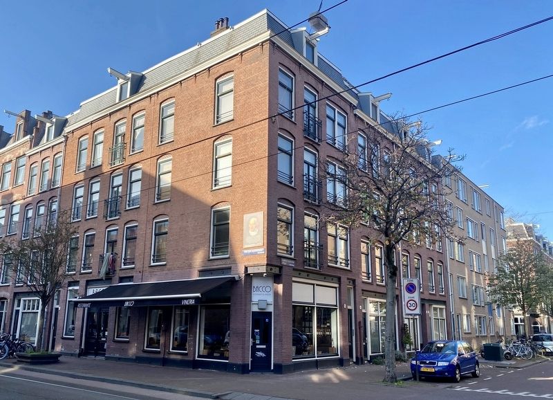 Joan Cornelis van der Hoop Marker - wide view image. Click for full size.