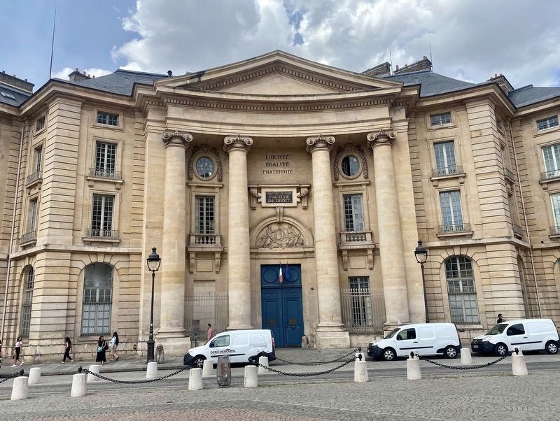 La Facult� de Droit / School of Law Marker - wide view image. Click for full size.