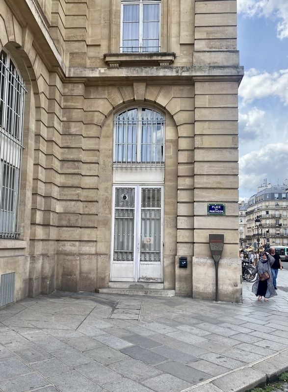 La Mairie du Ve Arrondissement / Fifth Arrondissement City Hall Marker - wide view image. Click for full size.