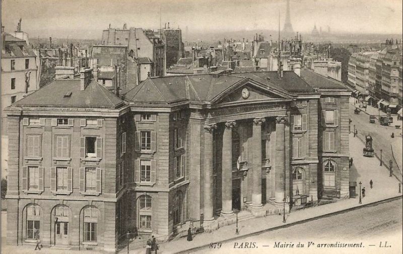 La Mairie du Ve Arrondissement / Fifth Arrondissement City Hall postcard view image. Click for full size.