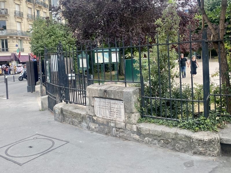 La Barricade du Square Viviani Memorial - wide view. Click for full size. La Barricade du Square Viviani Memorial - wide view image. Click for full size.
