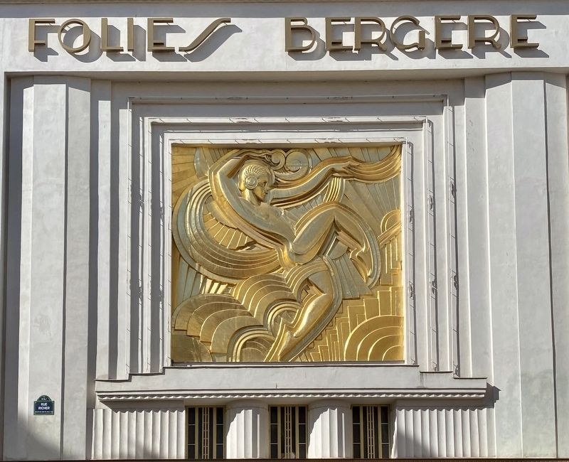 Les Folies-Bergre building detail image. Click for full size.