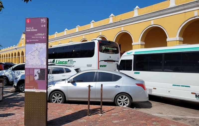 The reverse side of the Marker with Las Bóvedas in the background. Click for full size. The reverse side of the Marker with Las Bóvedas in the background image. Click for full size.