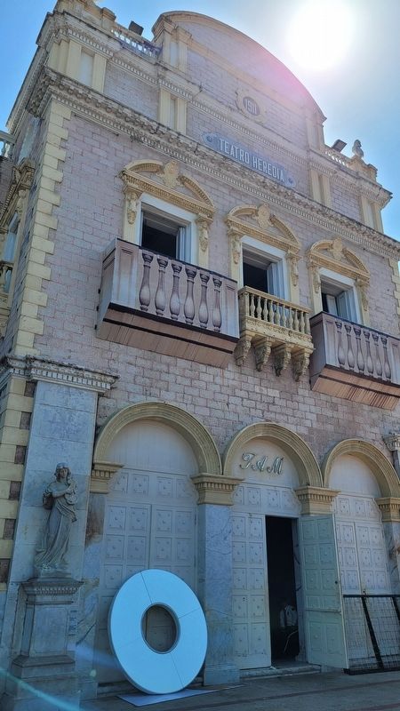 The ancient Church of La Merced - Teatro Adolfo Mej�a image. Click for full size.