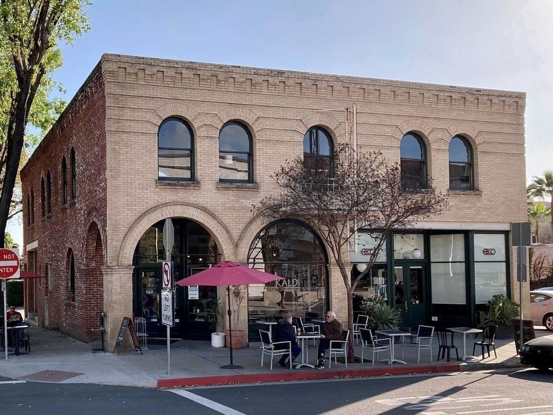 Historic Bank Building image. Click for full size.