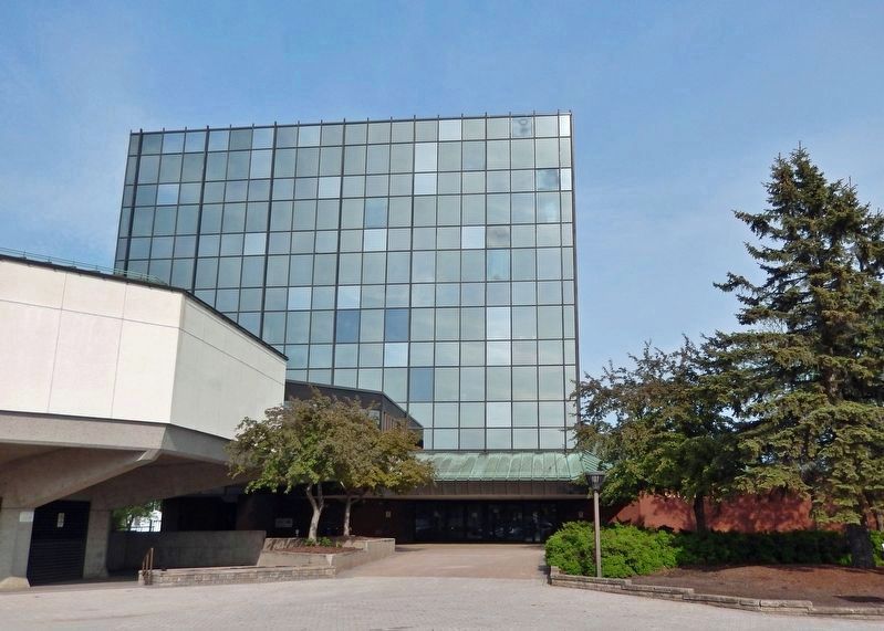 New City Hall Building (1976) image. Click for full size.