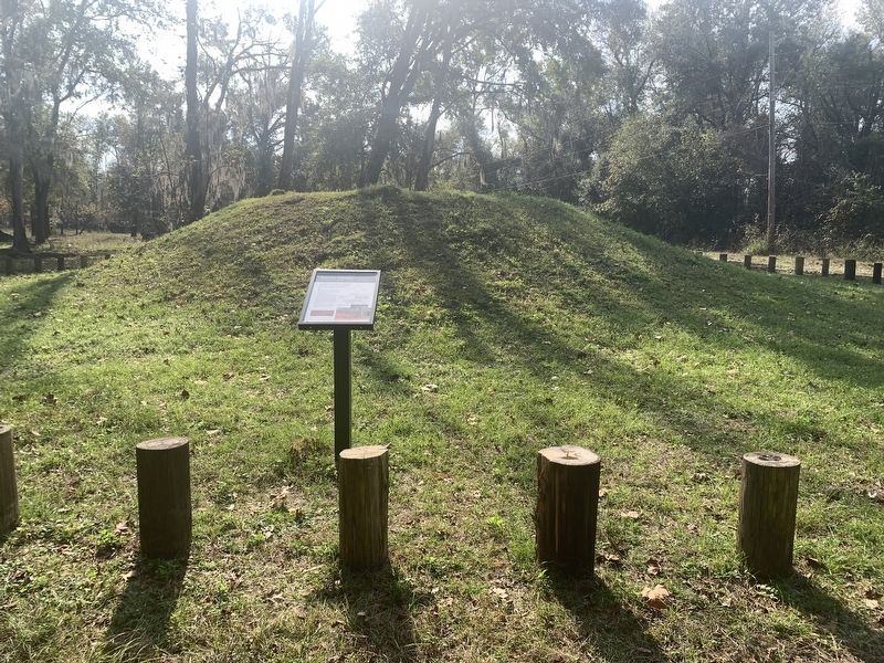 Karen's Mound Marker image. Click for full size.
