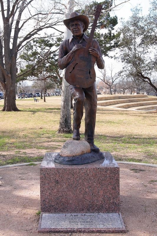 The Floyd Tillman Statue is titled "I Am Music" by sculptor Dan Pogue image. Click for full size.