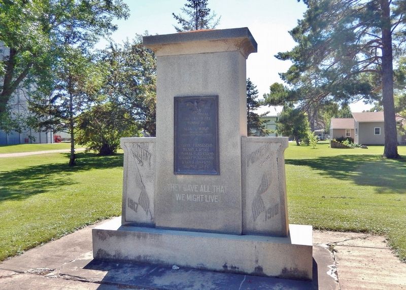 World War I Memorial (<i>north side</i>) image. Click for full size.